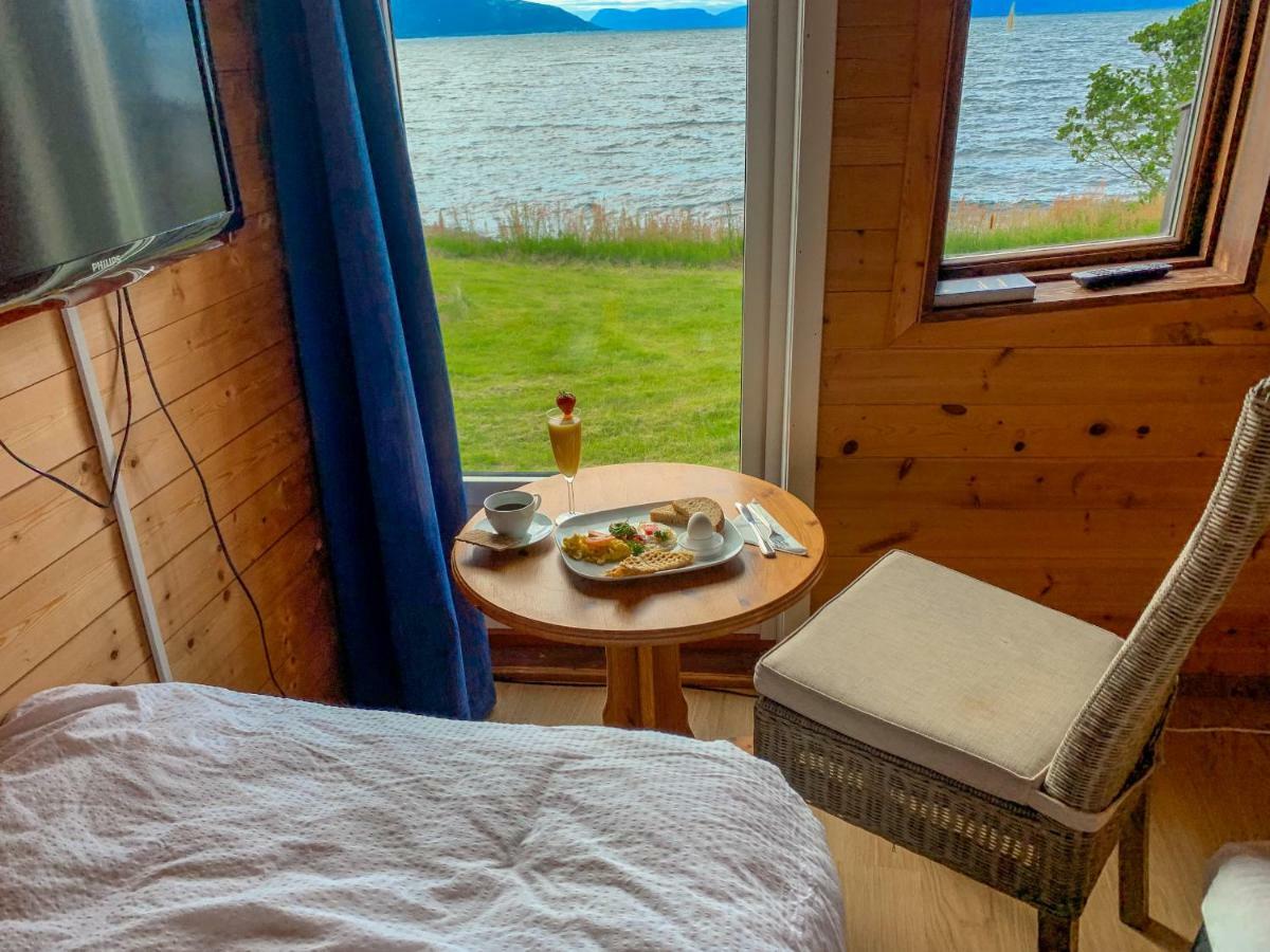 Brekkestranda Fjordhotel Brekke  Buitenkant foto